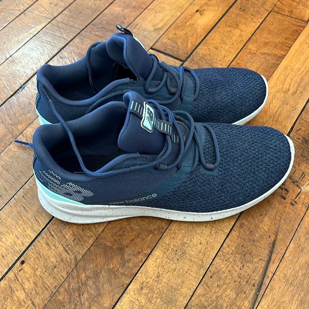New Balance Blue Sneakers with Cushioned Midsole and Sleek Design